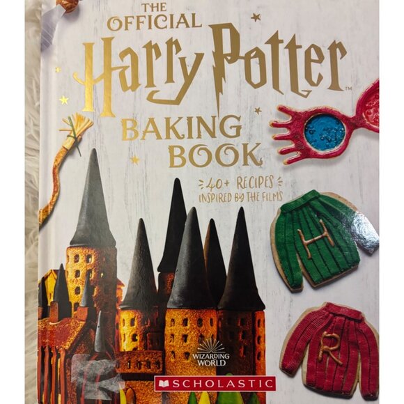 Harry Potter Baking Bundle: CookBook Pancake Molds & Candles - Picture 7 of 11